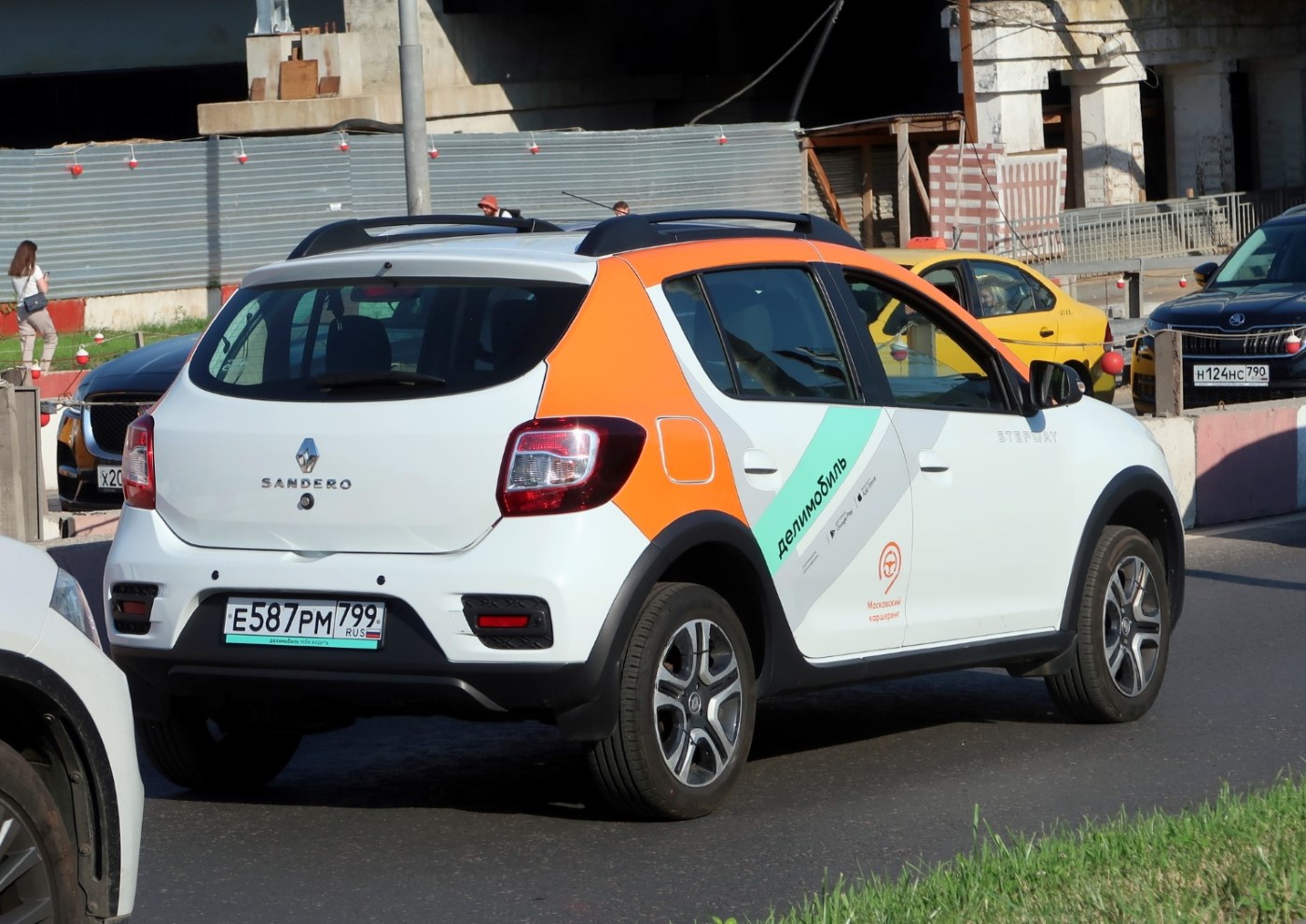 Москва, Renault Sandero № Е 587 РМ 799