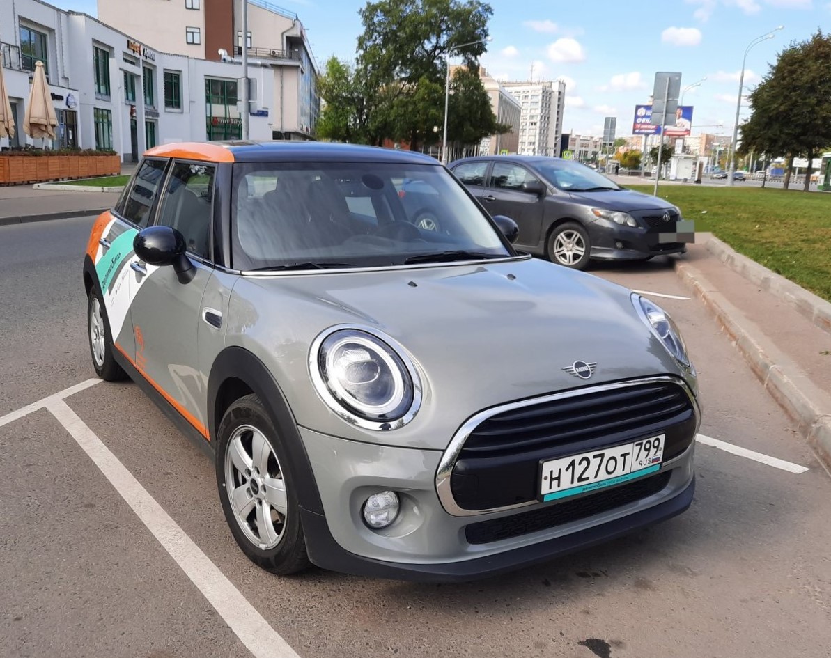 Москва, MINI Hatch № Н 127 ОТ 799