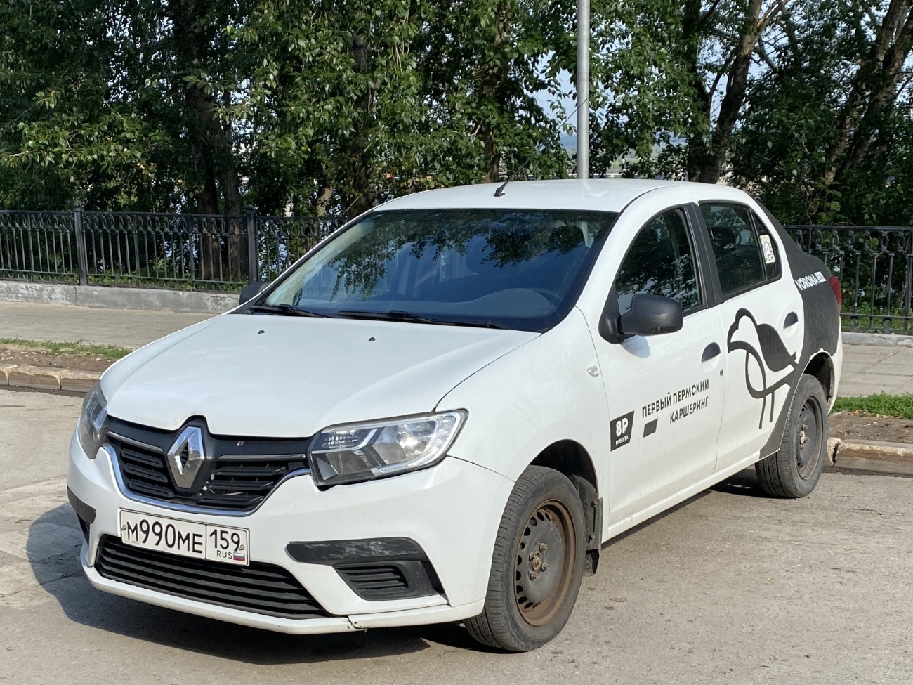Пермь, Renault Logan № М 990 МЕ 159