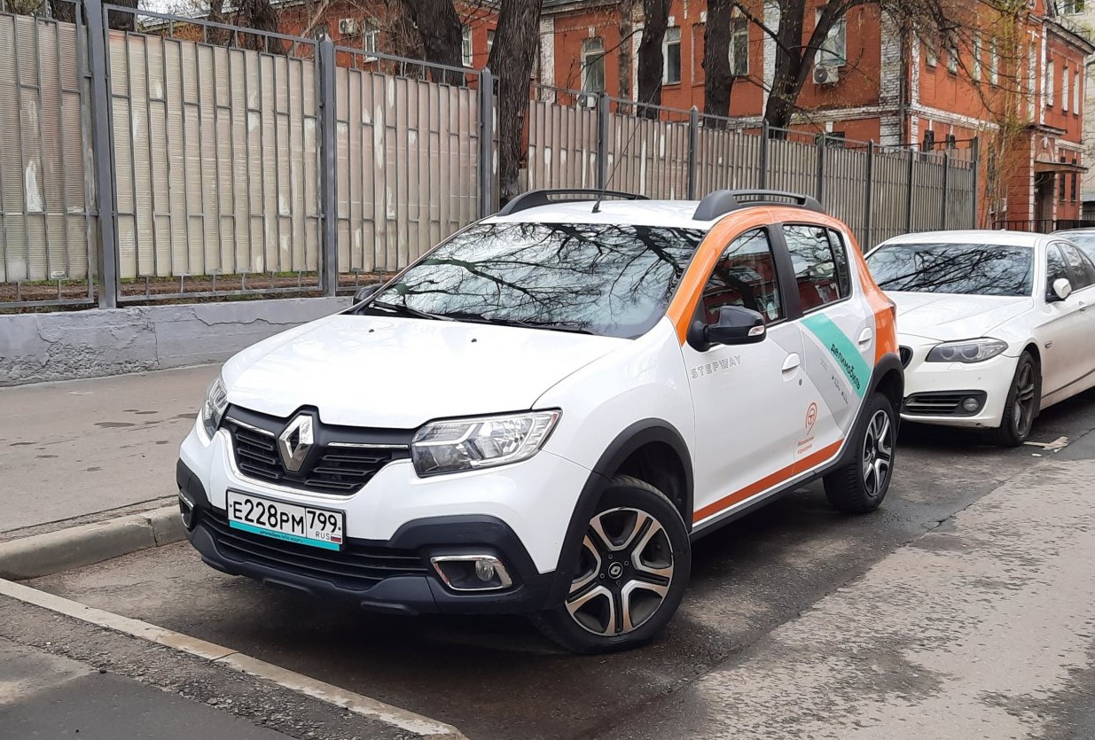 Москва, Renault Sandero № Е 228 РМ 799