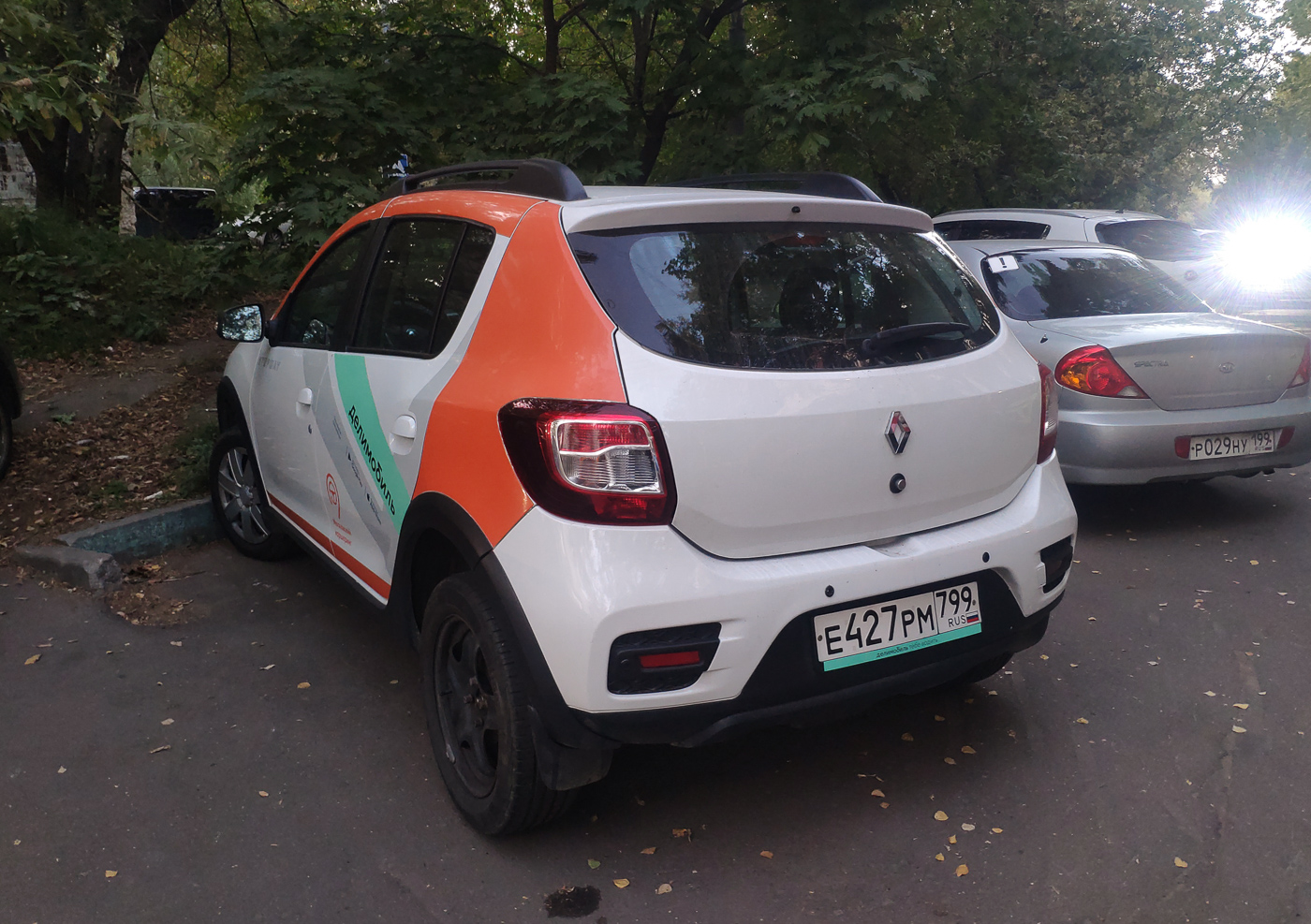 Москва, Renault Sandero № Е 427 РМ 799