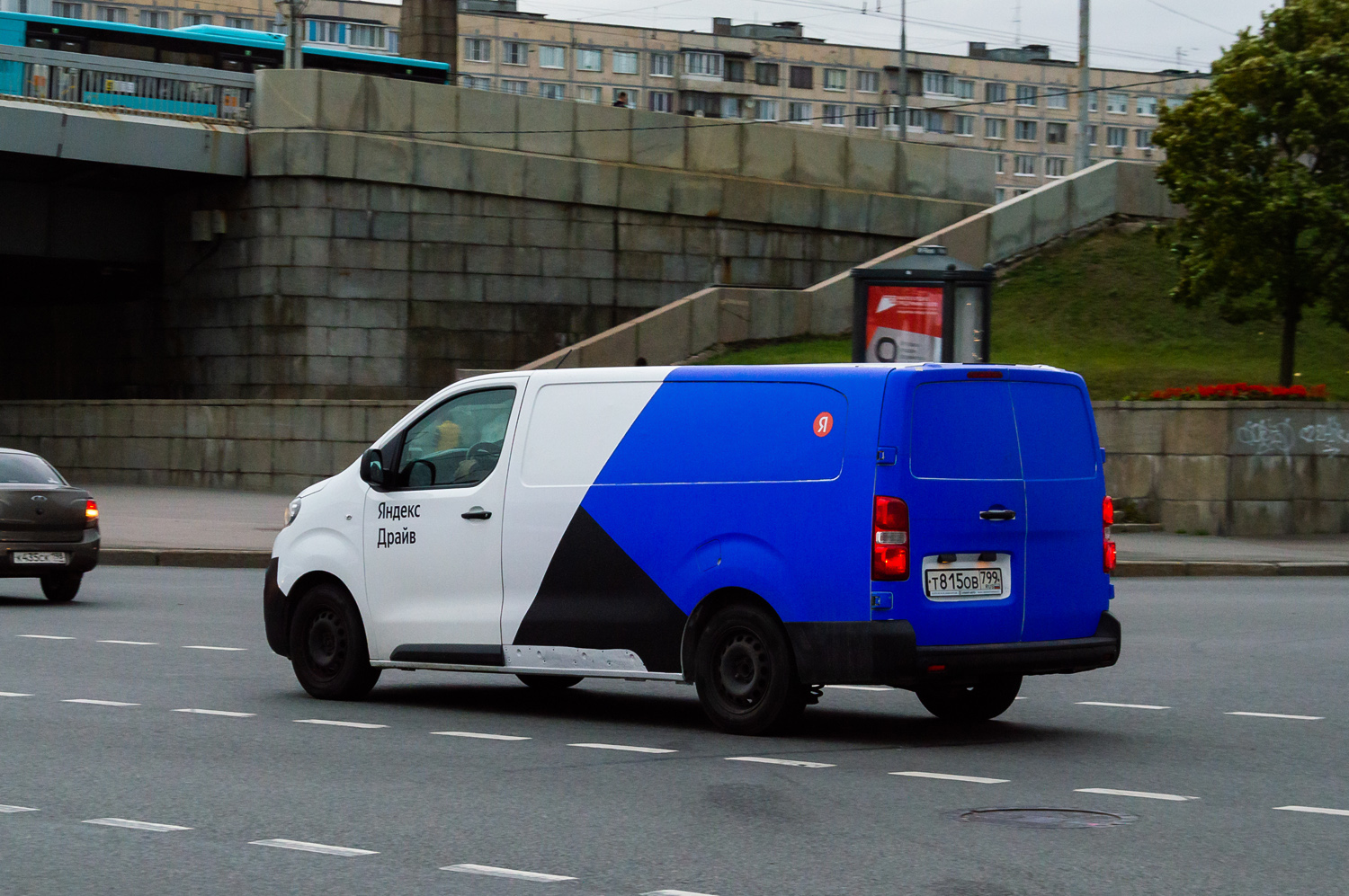 Межгород (Москва - Санкт-Петербург), Peugeot Expert № Т 815 ОВ 799