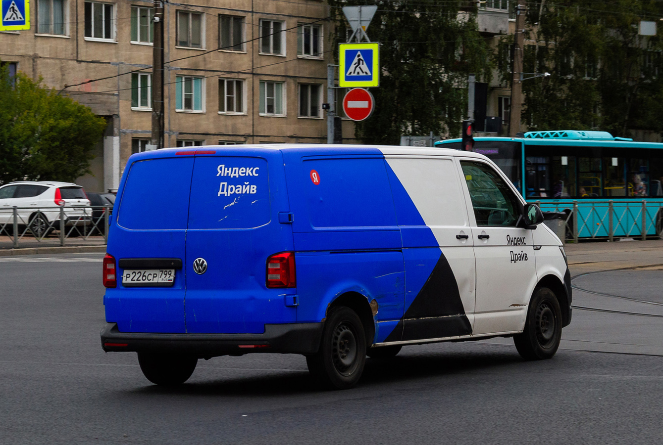 Межгород (Москва - Санкт-Петербург), Volkswagen Transporter № Р 226 СР 799