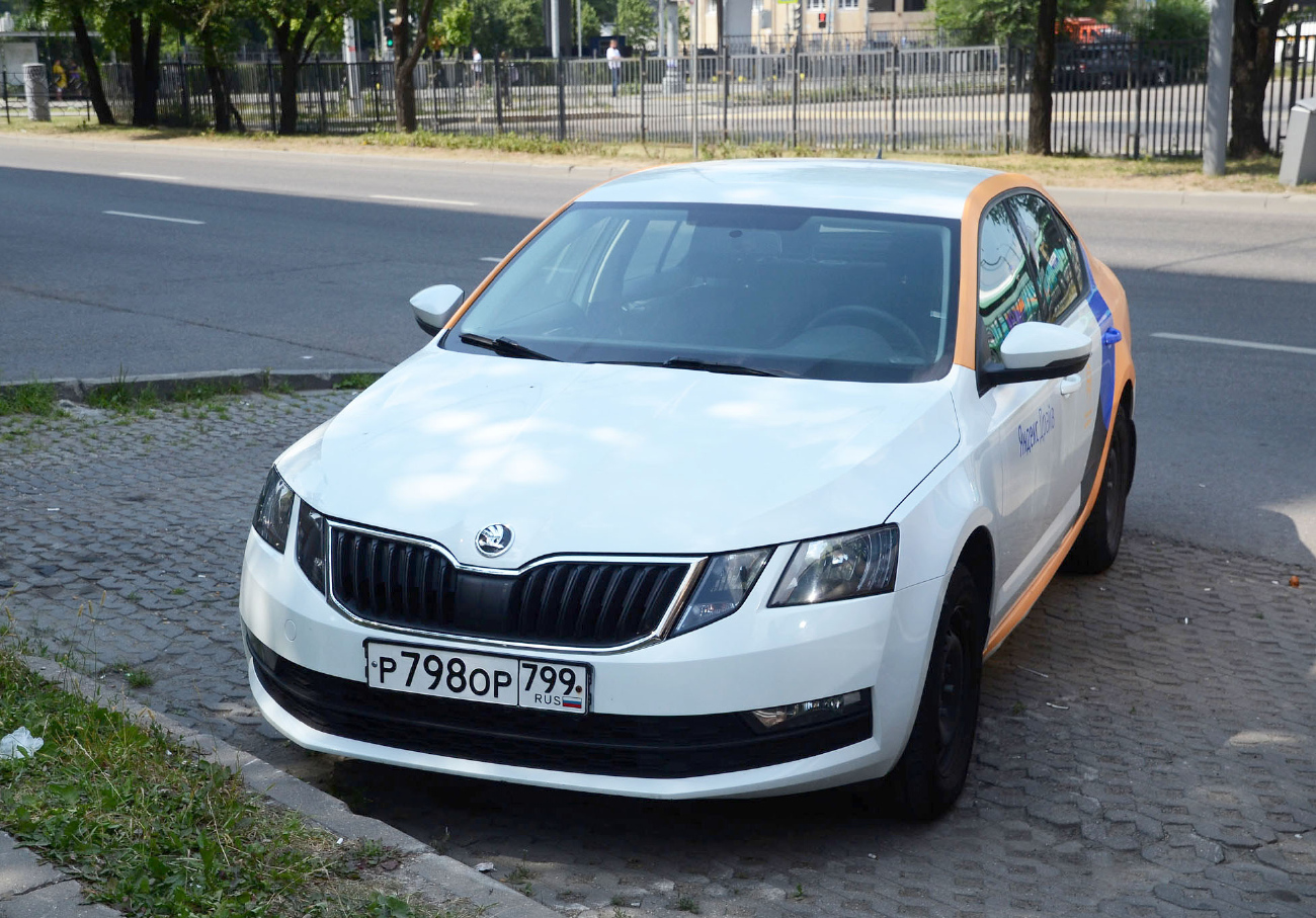 Москва, Škoda Octavia № Р 798 ОР 799