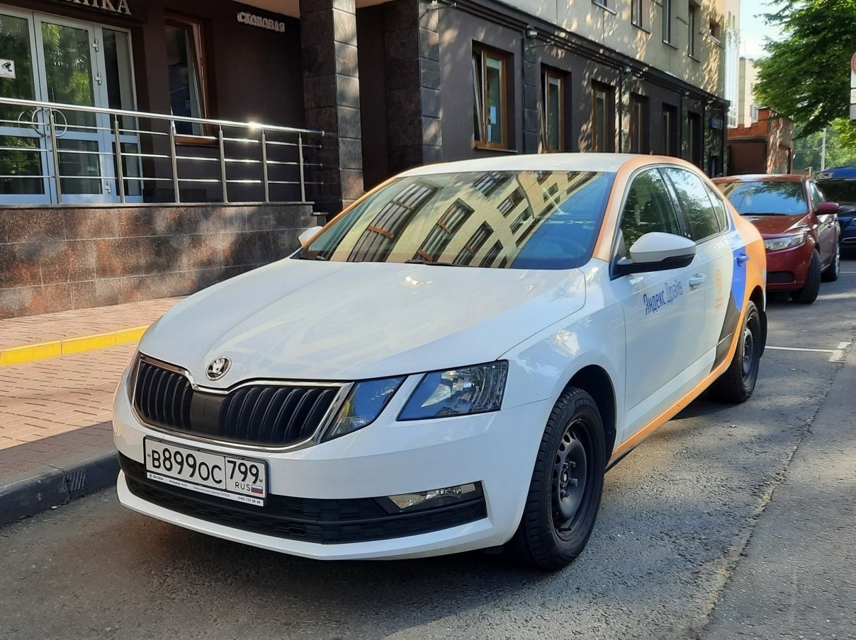 Москва, Škoda Octavia № В 899 ОС 799