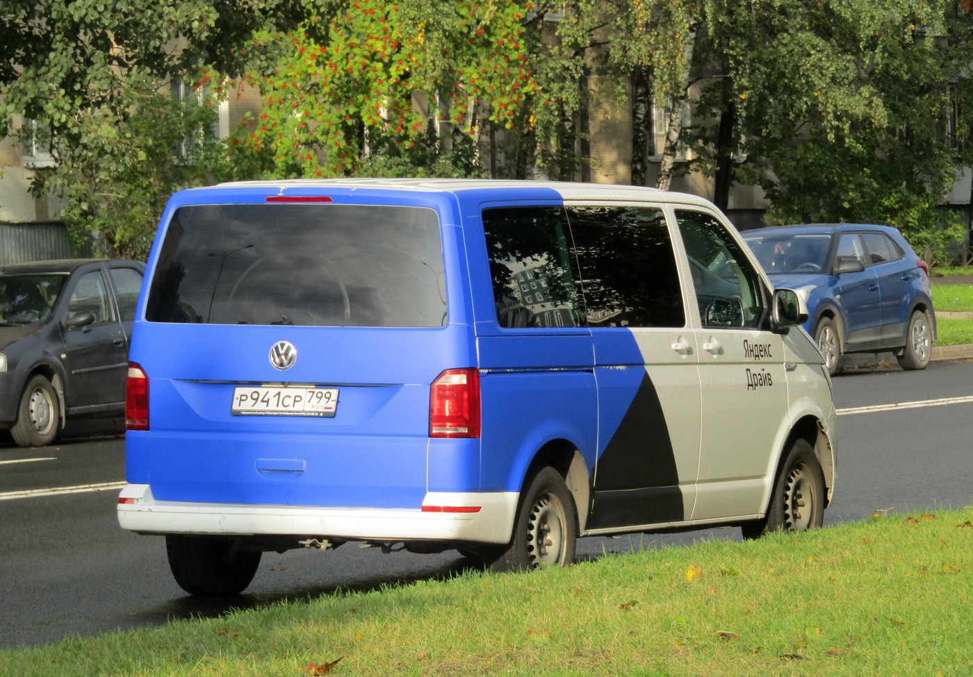 Межгород (Москва - Санкт-Петербург), Volkswagen Caravelle № Р 941 СР 799