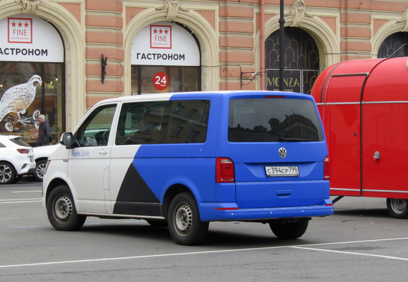 Межгород (Москва - Санкт-Петербург), Volkswagen Caravelle № С 394 СР 799