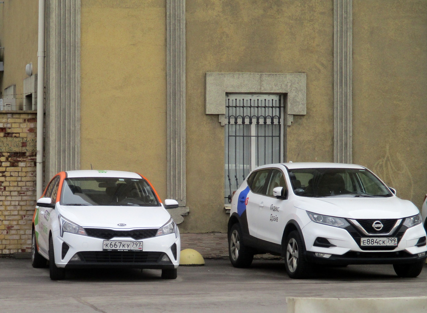 Санкт-Петербург, KIA Rio № К 667 КУ 797; Санкт-Петербург, Nissan Qashqai № Е 884 СК 799