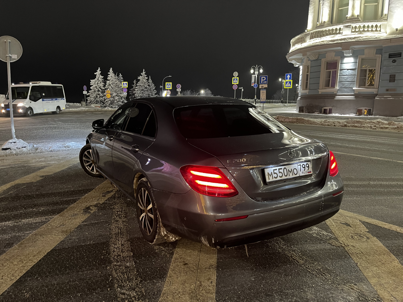 Нижний Новгород, Mercedes-Benz E-Klasse № М 550 МО 799