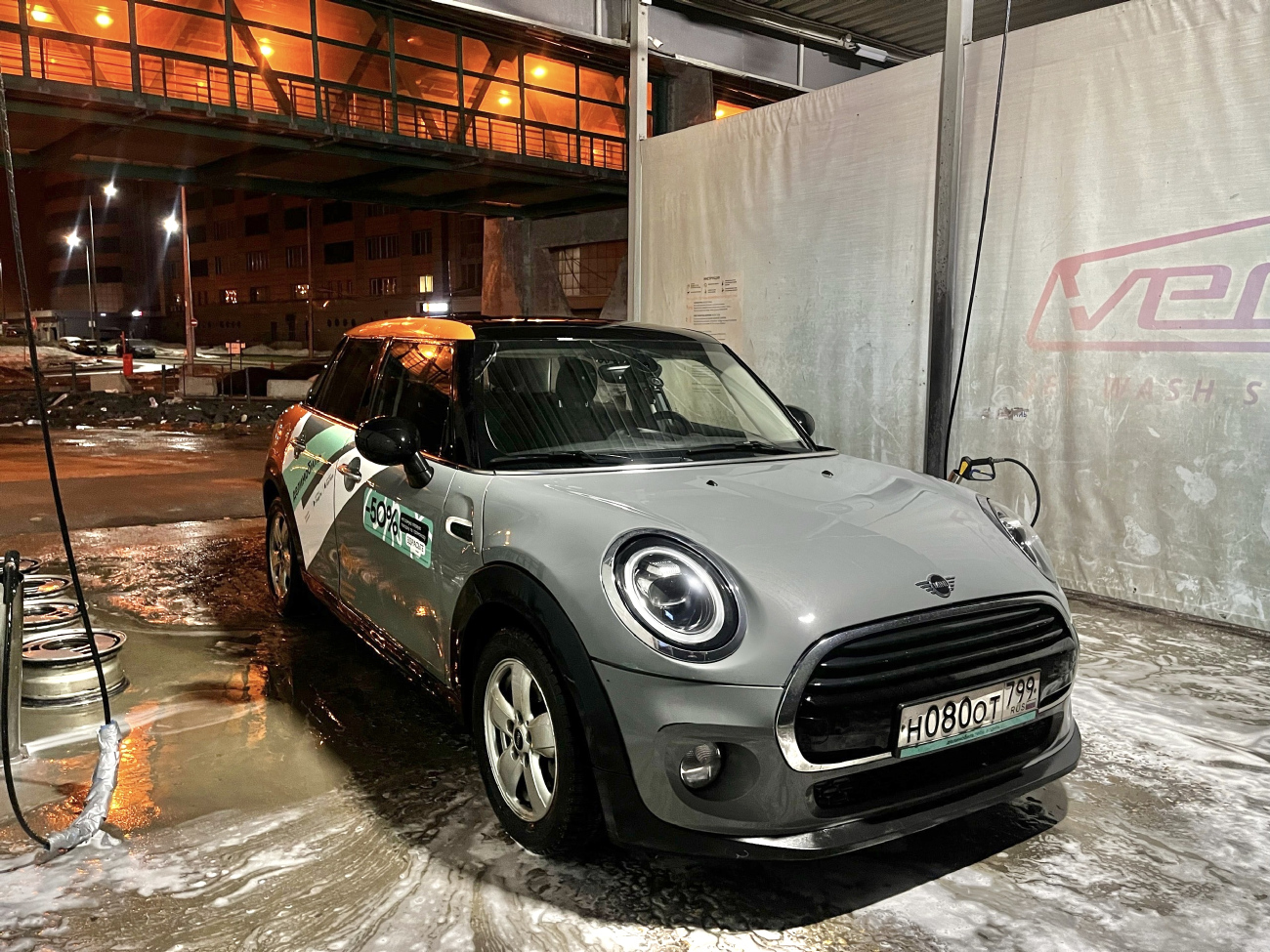Москва, MINI Hatch № Н 080 ОТ 799