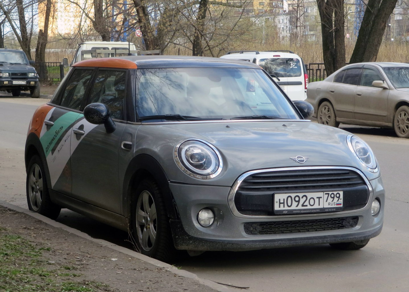 Москва, MINI Hatch № Н 092 ОТ 799