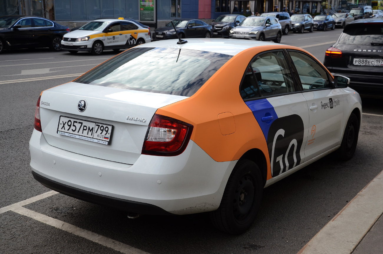 Москва, Škoda Rapid № Х 957 РМ 799