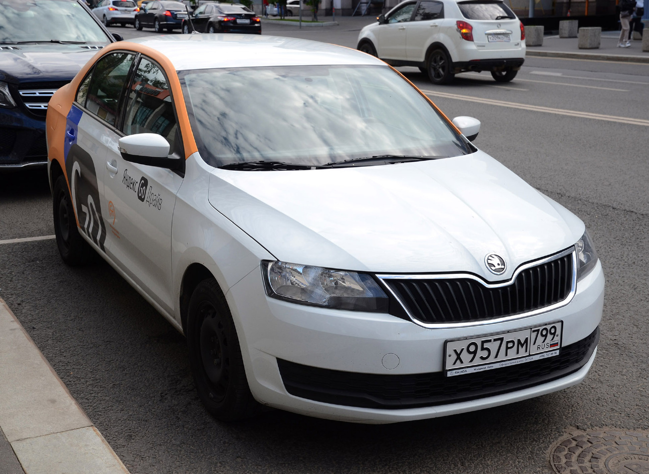 Москва, Škoda Rapid № Х 957 РМ 799