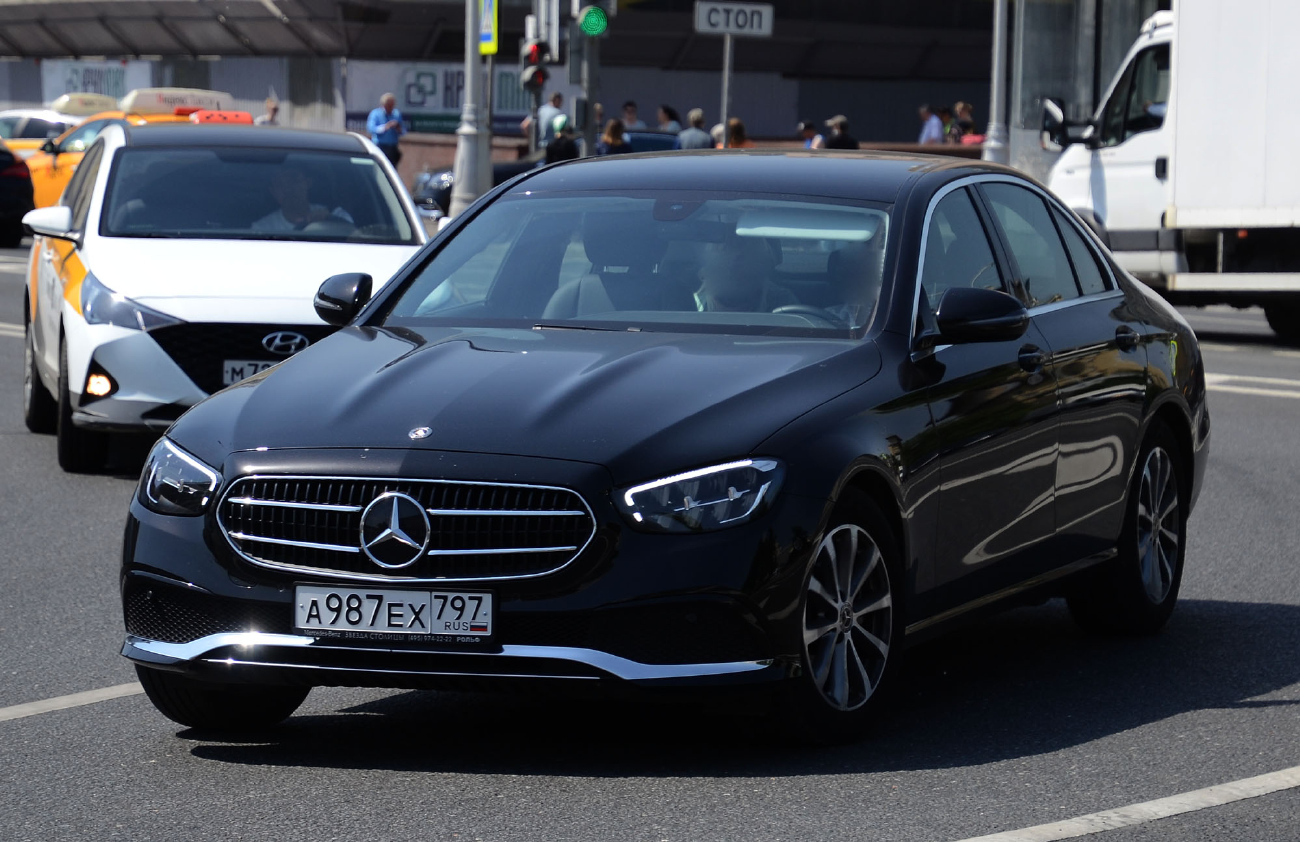 Межгород (Москва - Санкт-Петербург), Mercedes-Benz E-Klasse № А 987 ЕХ 797
