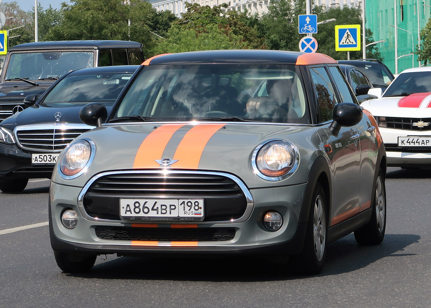 Москва, MINI Hatch № А 864 ВР 198