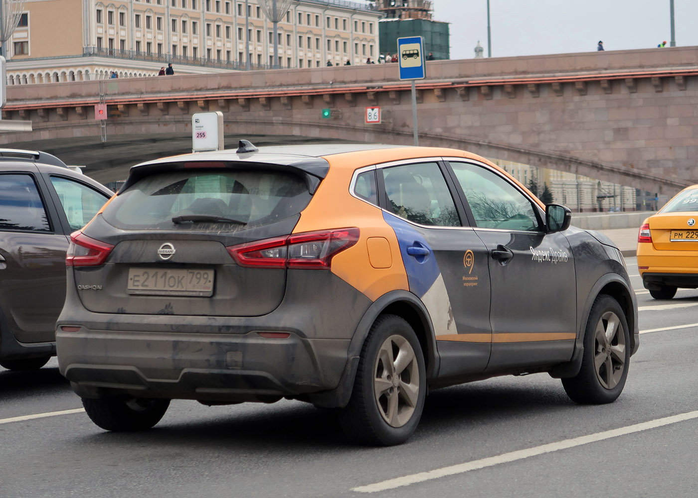 Москва, Nissan Qashqai № Е 211 ОК 799