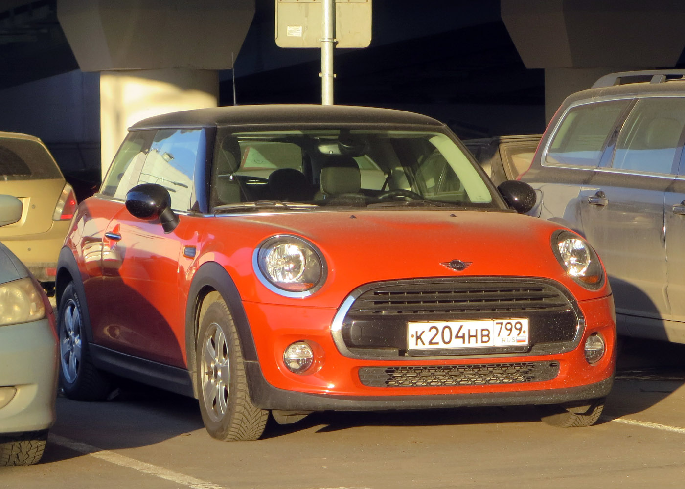 Москва, MINI Hatch № К 204 НВ 799