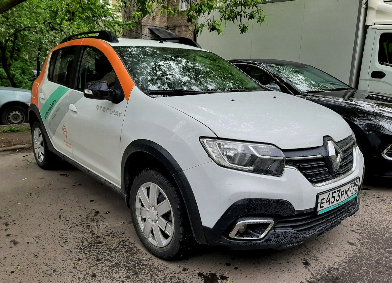 Москва, Renault Sandero № Е 453 РМ 799