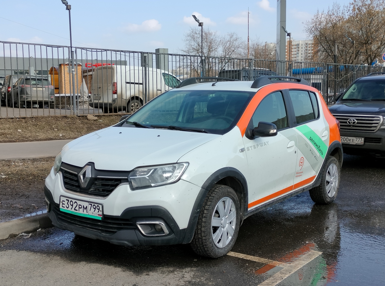 Москва, Renault Sandero № Е 392 РМ 799