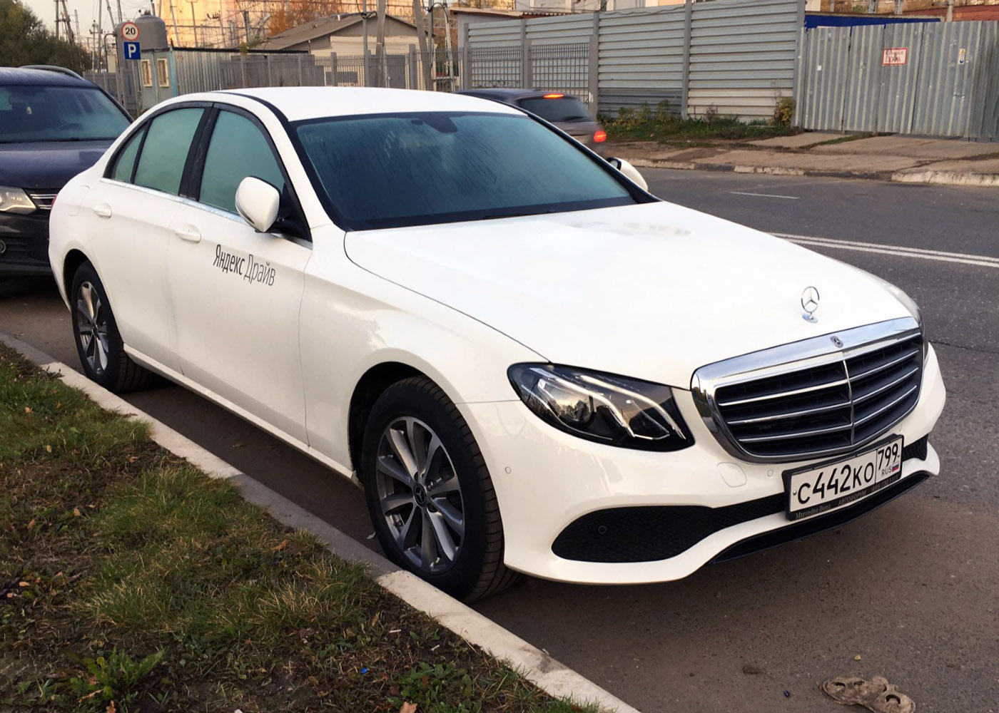 Межгород (Москва - Санкт-Петербург), Mercedes-Benz E-Klasse № С 442 КО 799