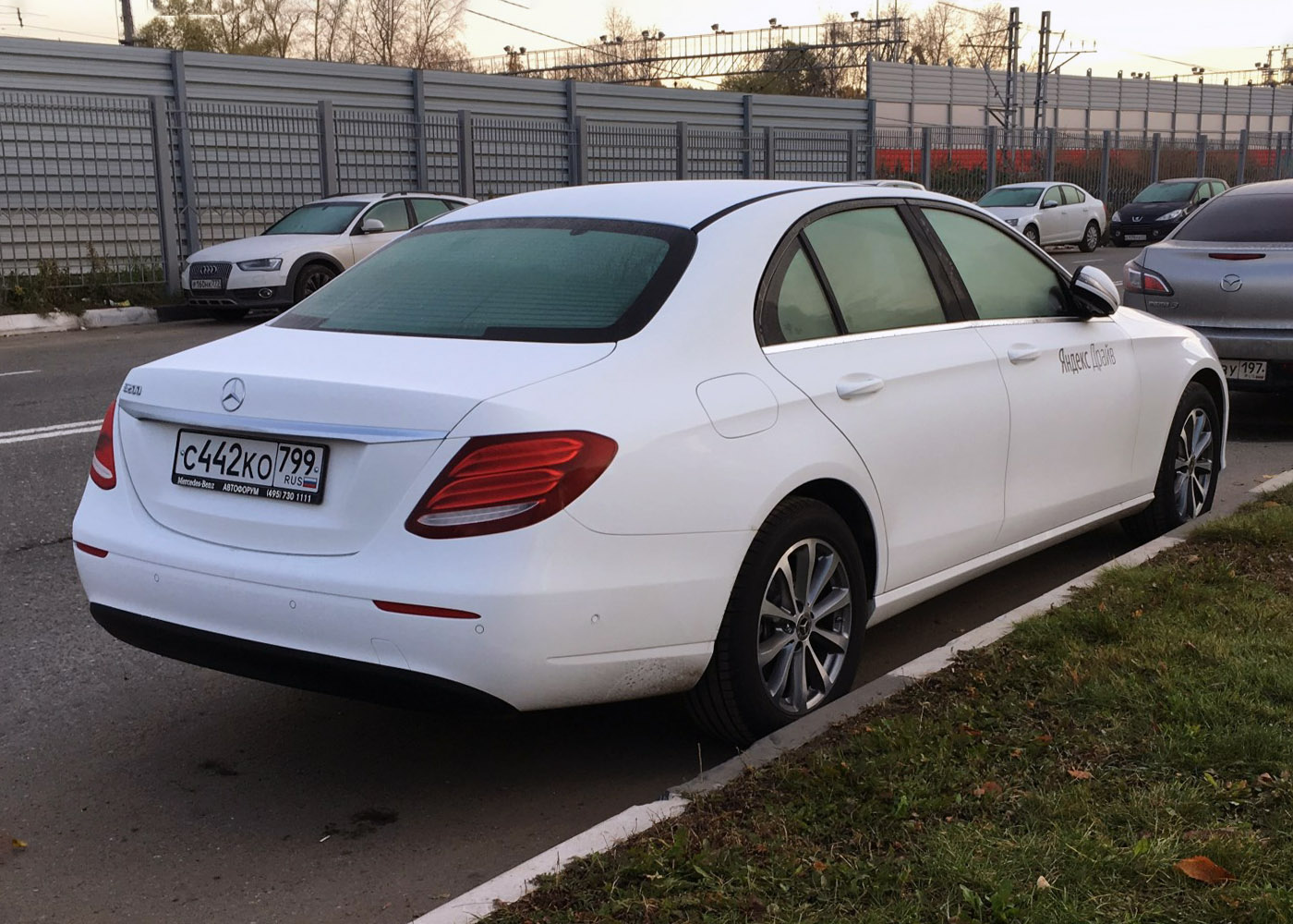 Межгород (Москва - Санкт-Петербург), Mercedes-Benz E-Klasse № С 442 КО 799