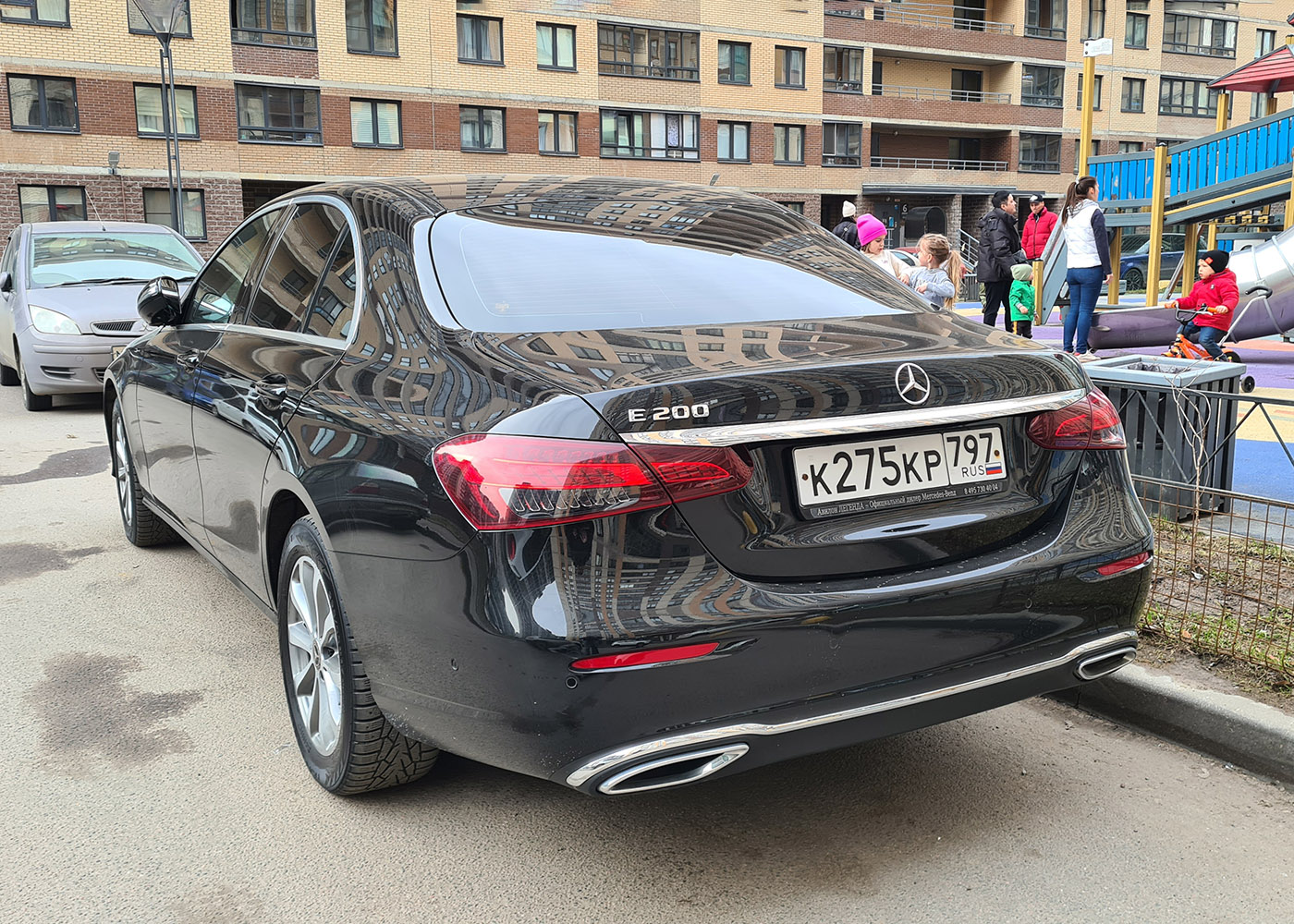 Межгород (Москва - Санкт-Петербург), Mercedes-Benz E-Klasse № К 275 КР 797