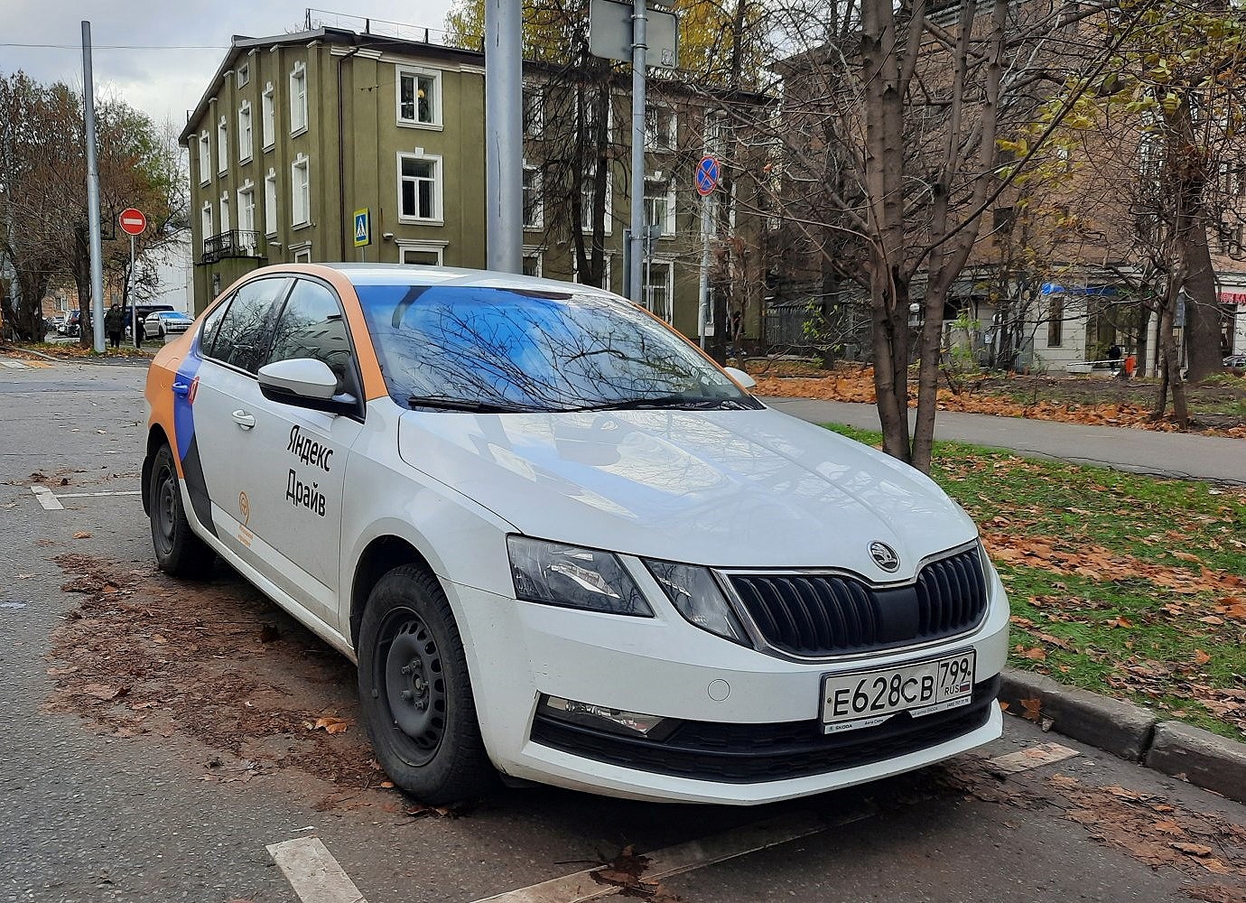 Москва, Škoda Octavia № Е 628 СВ 799