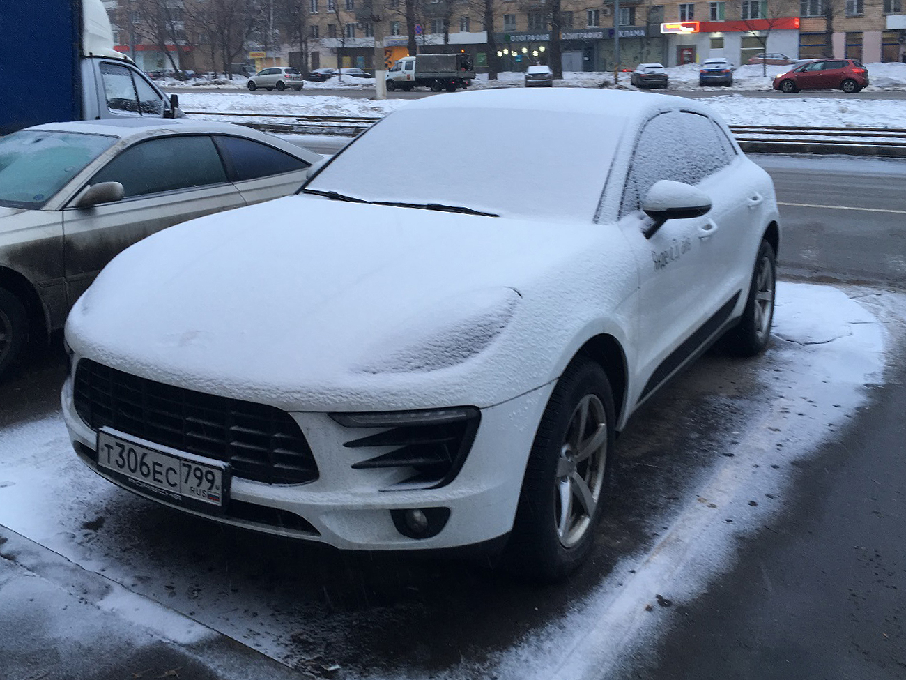 Москва, Porsche Macan № Т 306 ЕС 799