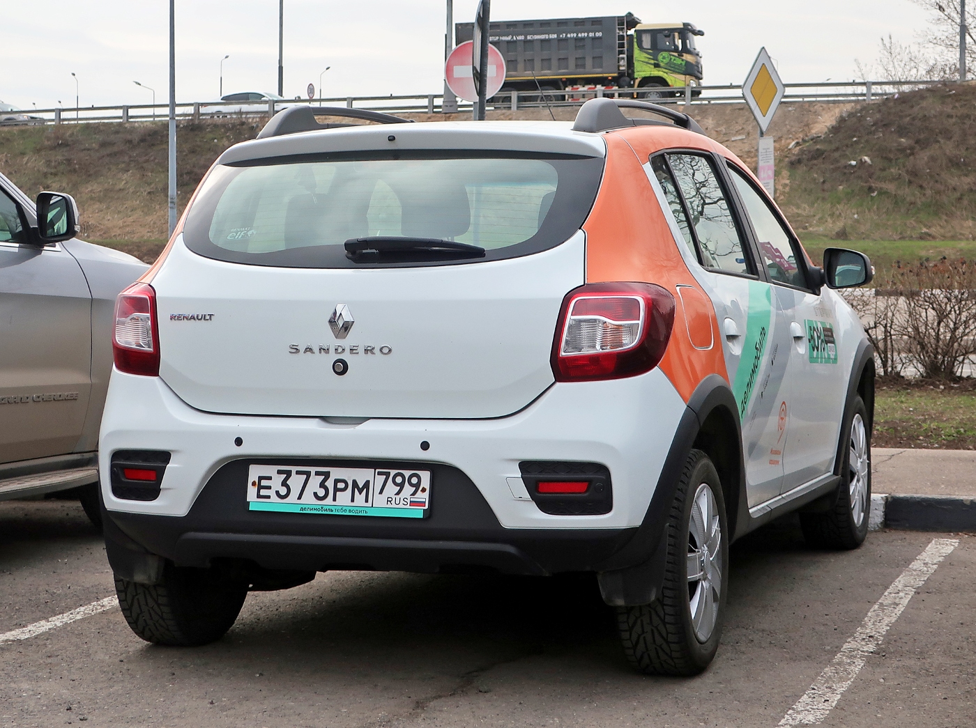 Москва, Renault Sandero № Е 373 РМ 799