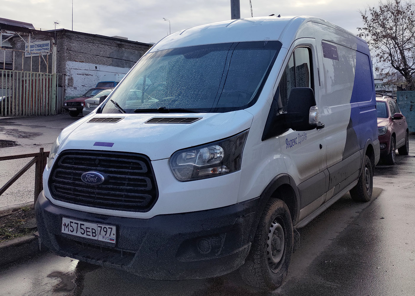 Межгород (Москва - Санкт-Петербург), Ford Transit № М 575 ЕВ 797