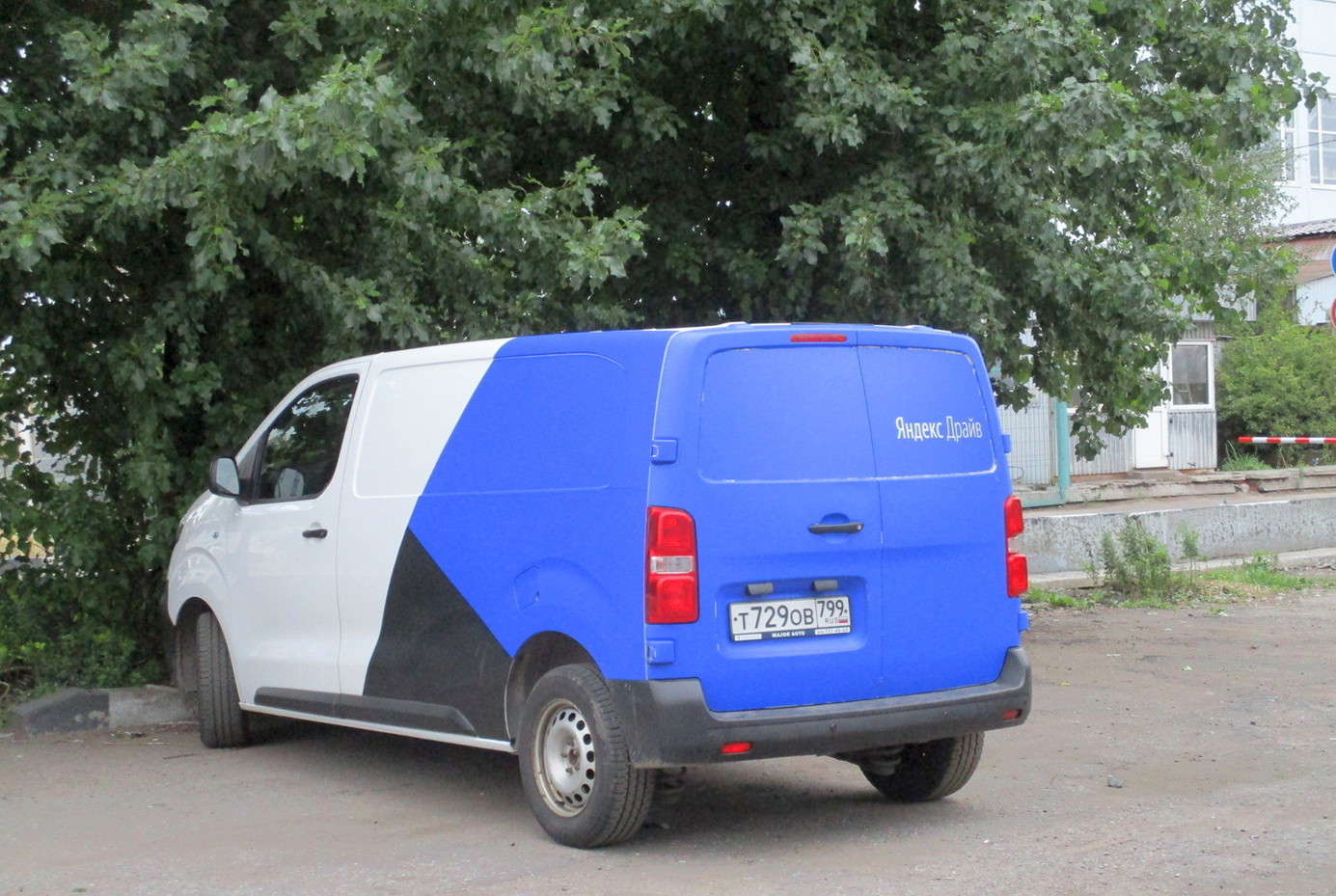 Межгород (Москва - Санкт-Петербург), Peugeot Expert № Т 729 ОВ 799