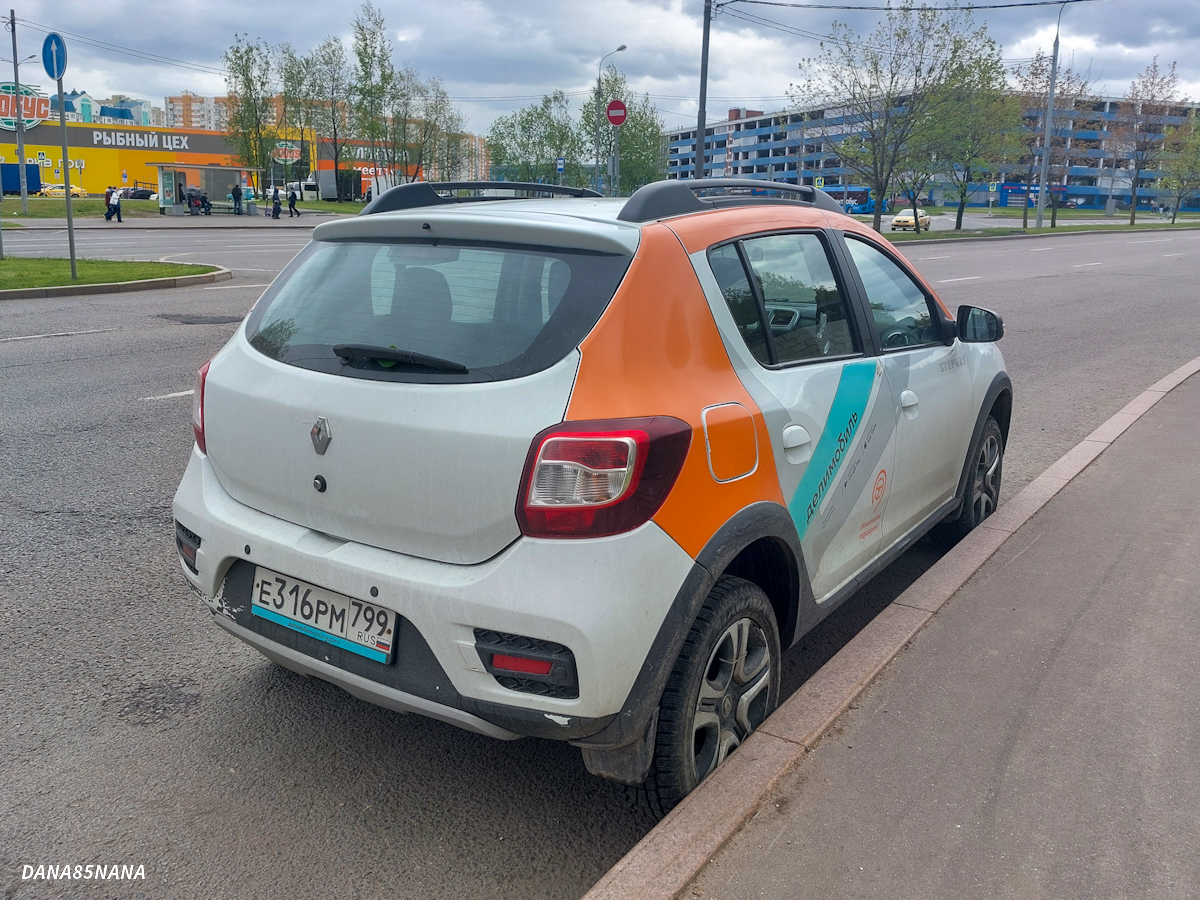 Москва, Renault Sandero № Е 316 РМ 799