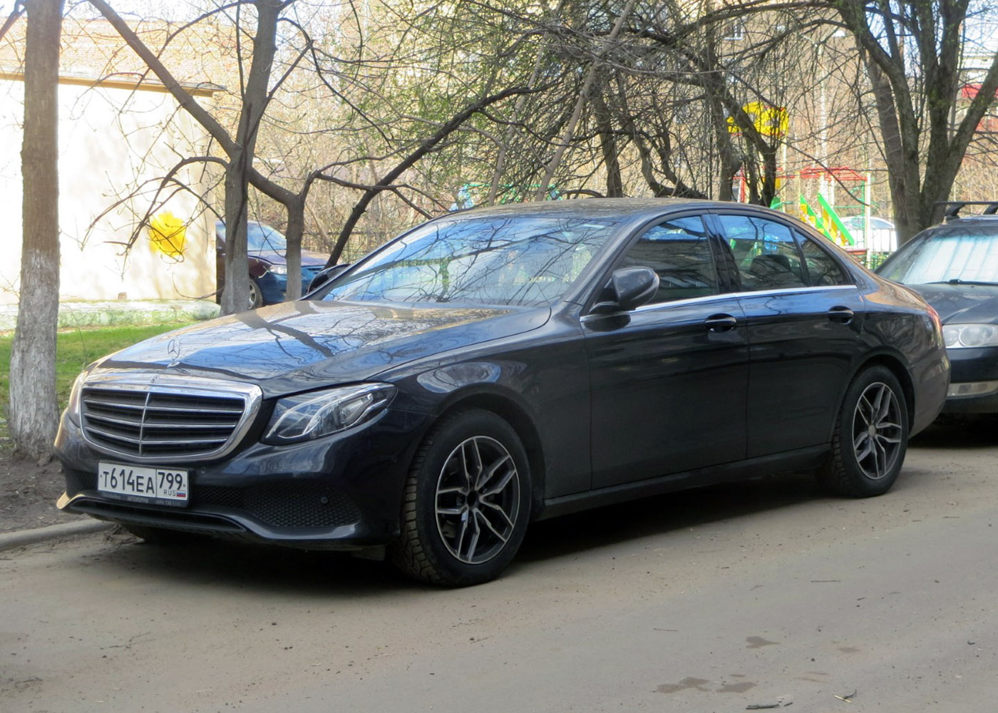 Межгород (Москва - Санкт-Петербург), Mercedes-Benz E-Klasse № Т 614 ЕА 799