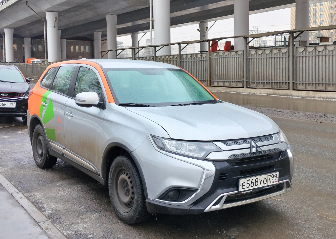 Москва, Mitsubishi Outlander № Е 568 УО 799