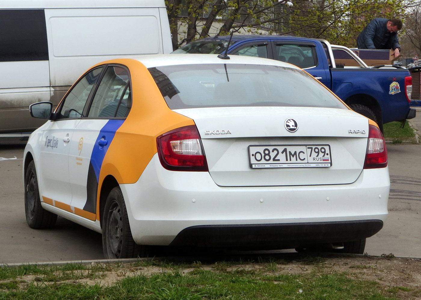 Москва, Škoda Rapid № О 821 МС 799
