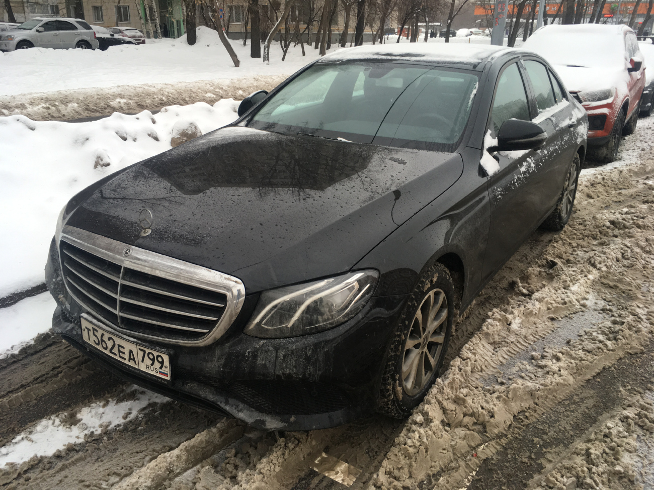 Межгород (Москва - Санкт-Петербург), Mercedes-Benz E-Klasse № Т 562 ЕА 799