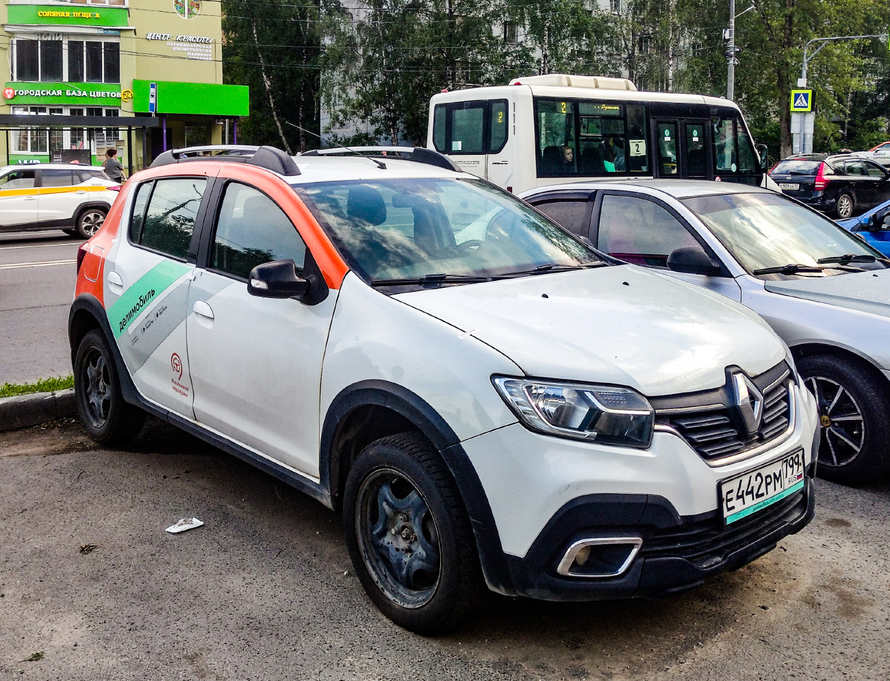 Москва, Renault Sandero № Е 442 РМ 799