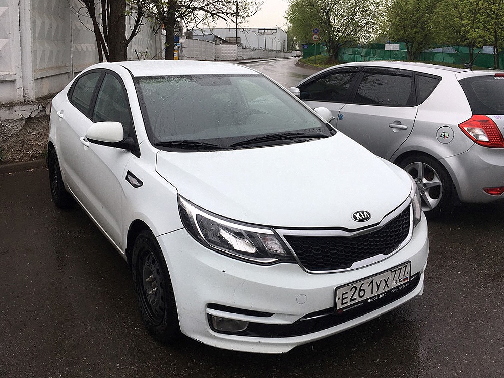 Москва, KIA Rio № Е 261 УХ 777