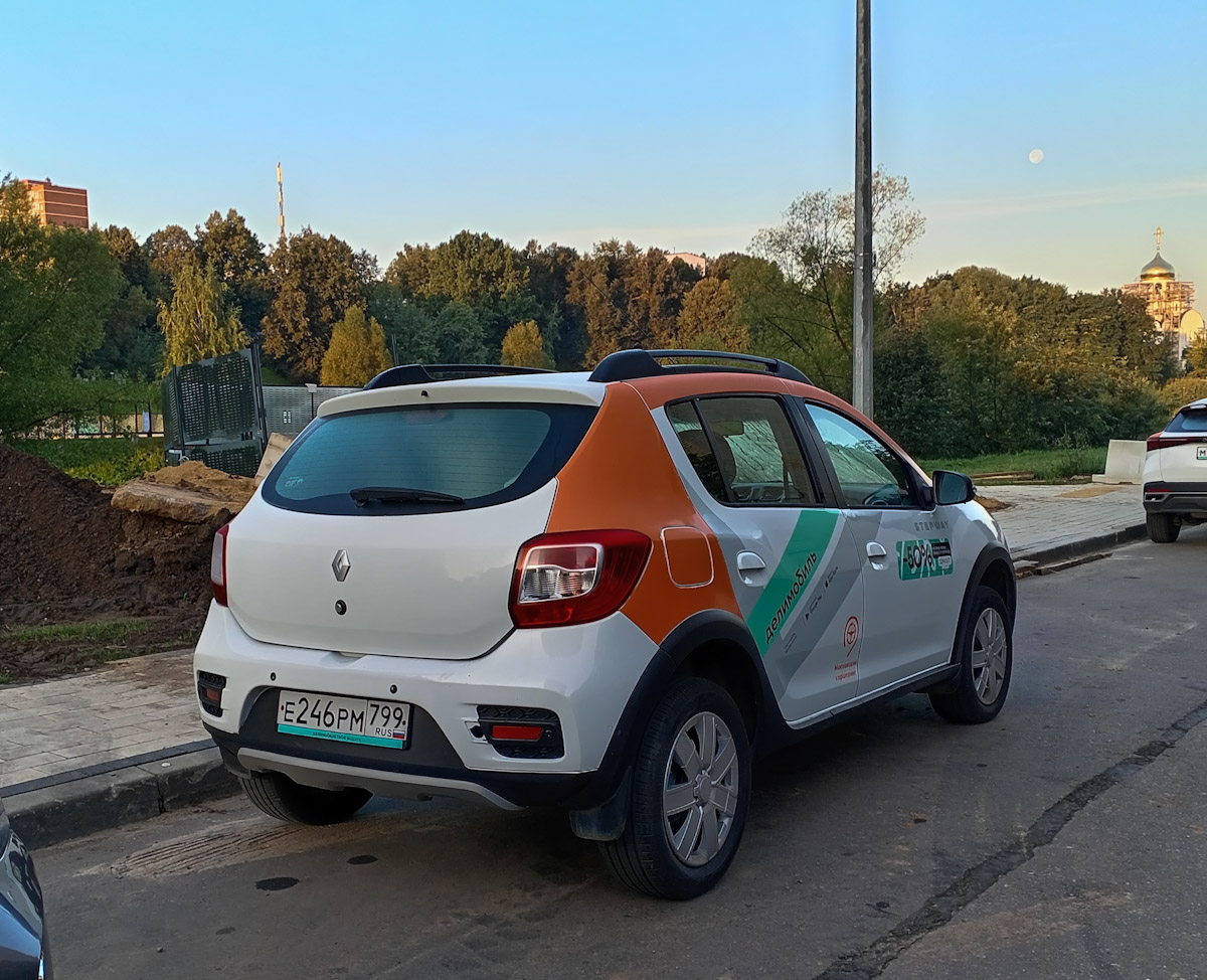Москва, Renault Sandero № Е 246 РМ 799