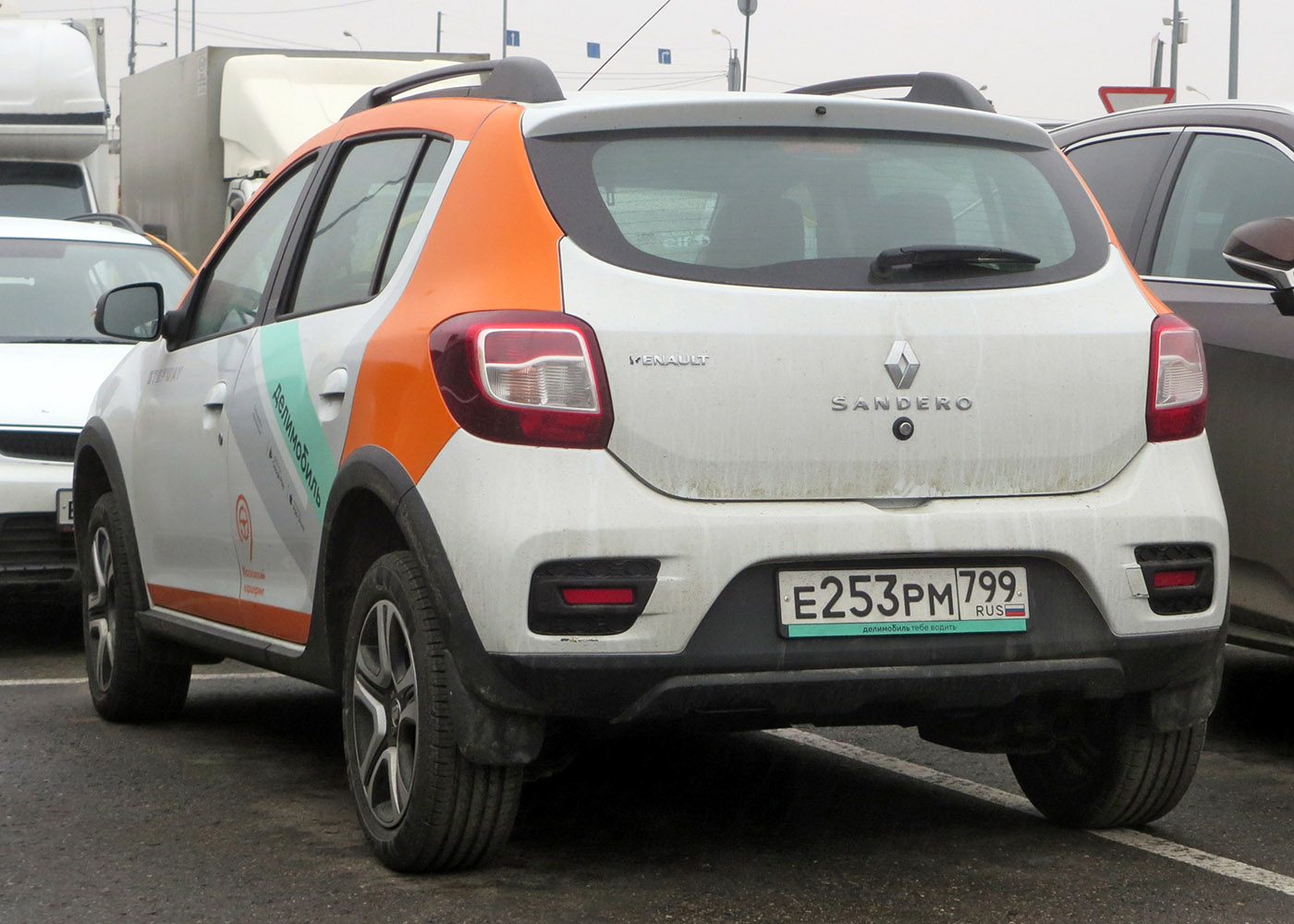 Москва, Renault Sandero № Е 253 РМ 799