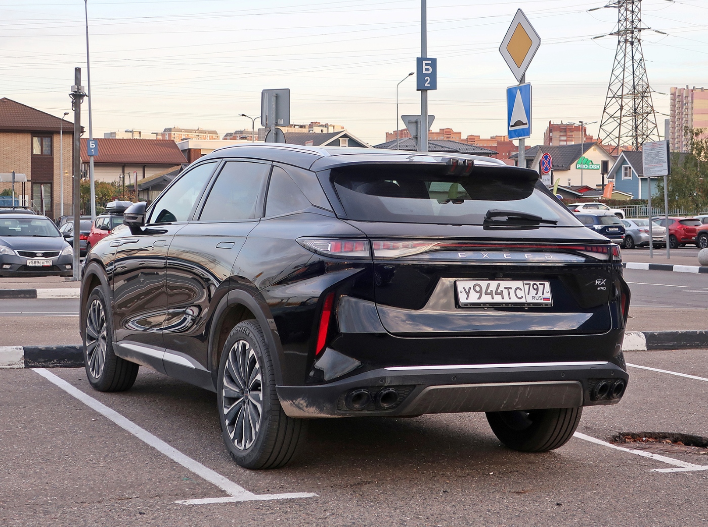 Москва, Exeed RX № У 944 ТС 797