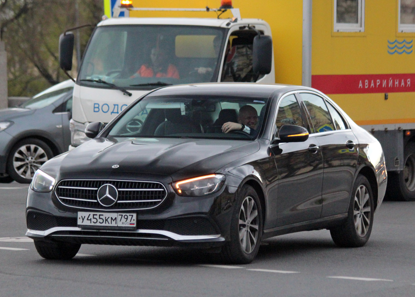 Межгород (Москва - Санкт-Петербург), Mercedes-Benz E-Klasse № У 455 КМ 797