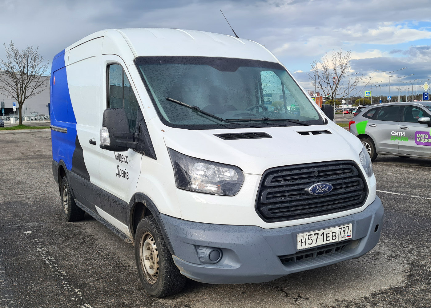 Межгород (Москва - Санкт-Петербург), Ford Transit № Н 571 ЕВ 797