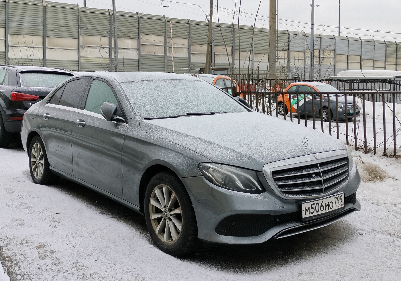 Москва, Mercedes-Benz E-Klasse № М 506 МО 799; Москва, FIAT 500 № М 889 РА 799