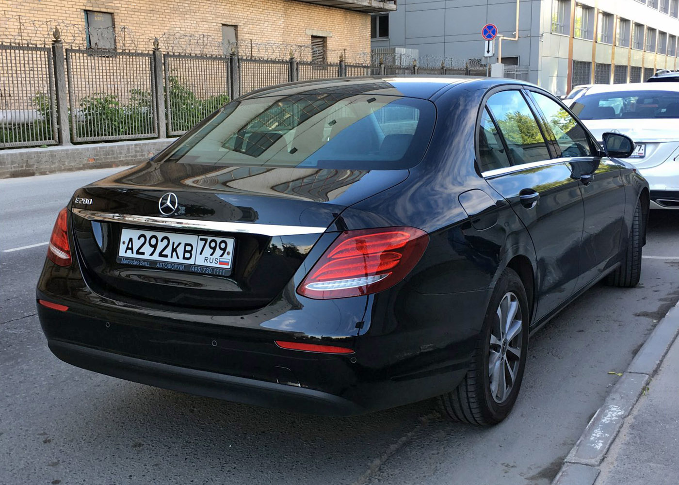 Межгород (Москва - Санкт-Петербург), Mercedes-Benz E-Klasse № А 292 КВ 799