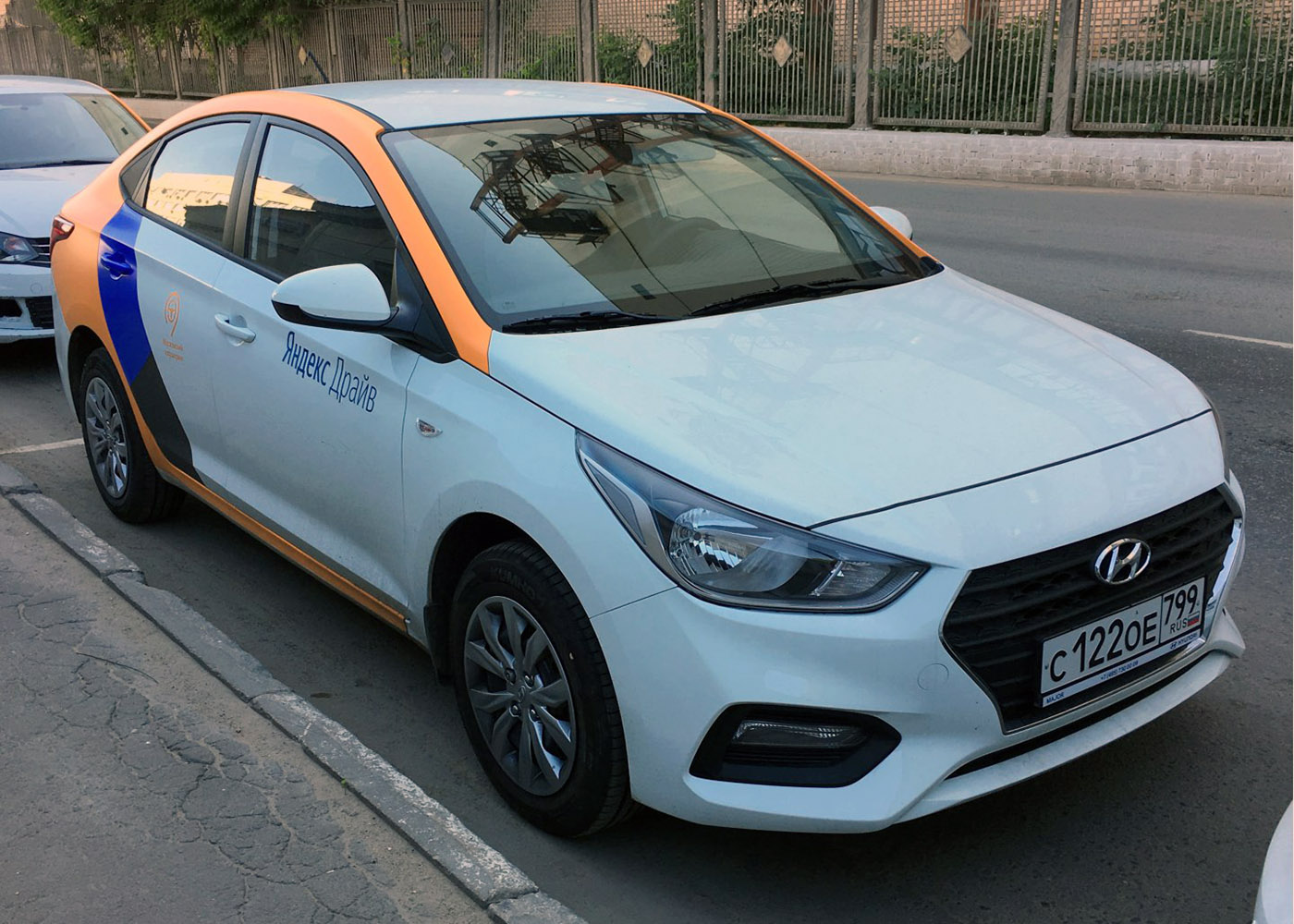 Москва, Hyundai Solaris № С 122 ОЕ 799
