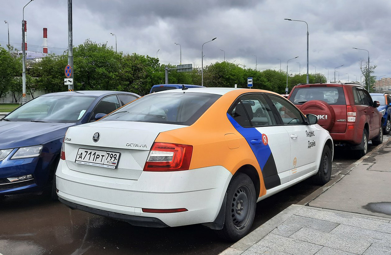 Москва, Škoda Octavia № А 711 РТ 799