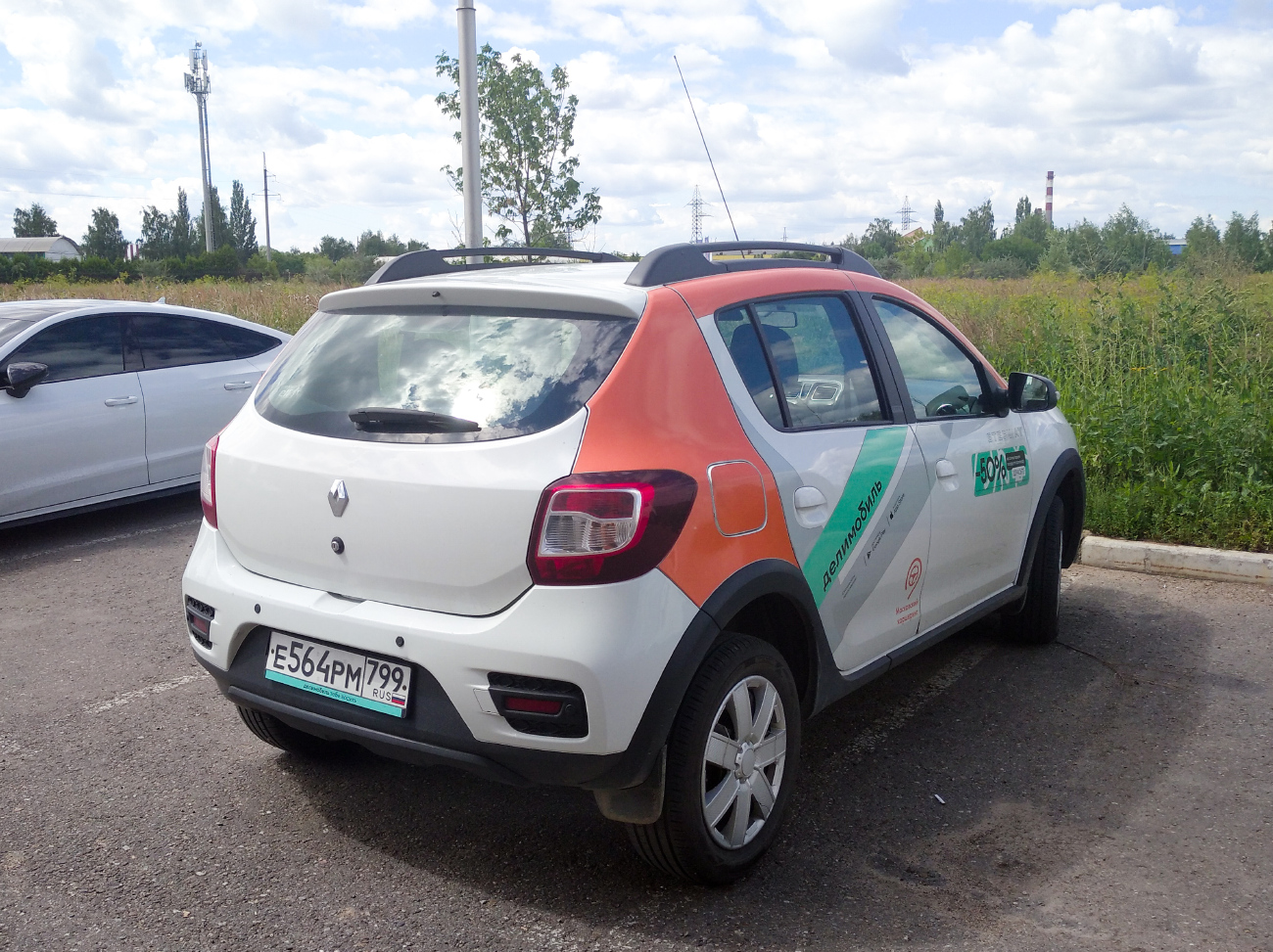 Москва, Renault Sandero № Е 564 РМ 799