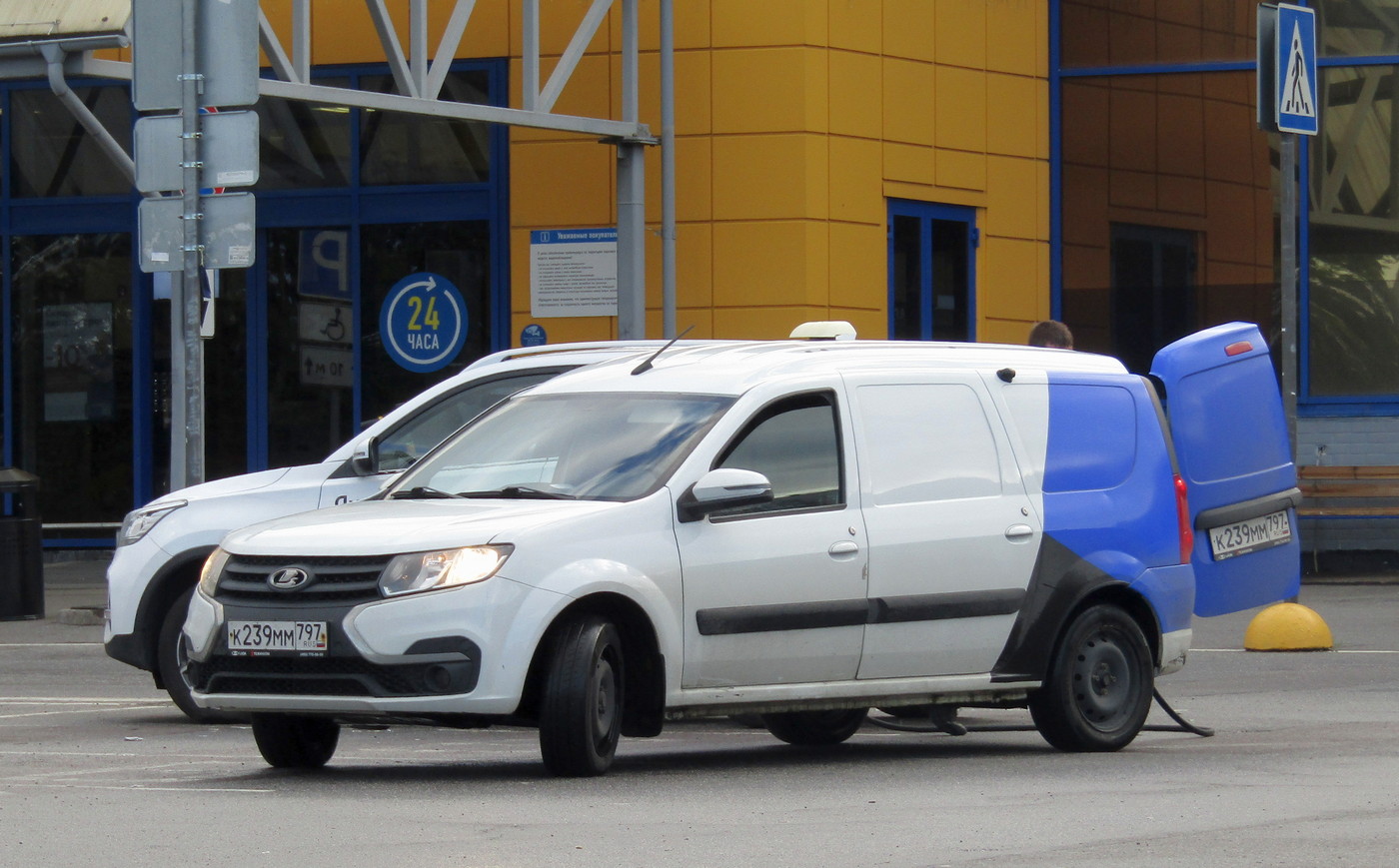 Санкт-Петербург, Lada Largus № К 239 ММ 797; Яндекс.Драйв &mdash; техническая служба