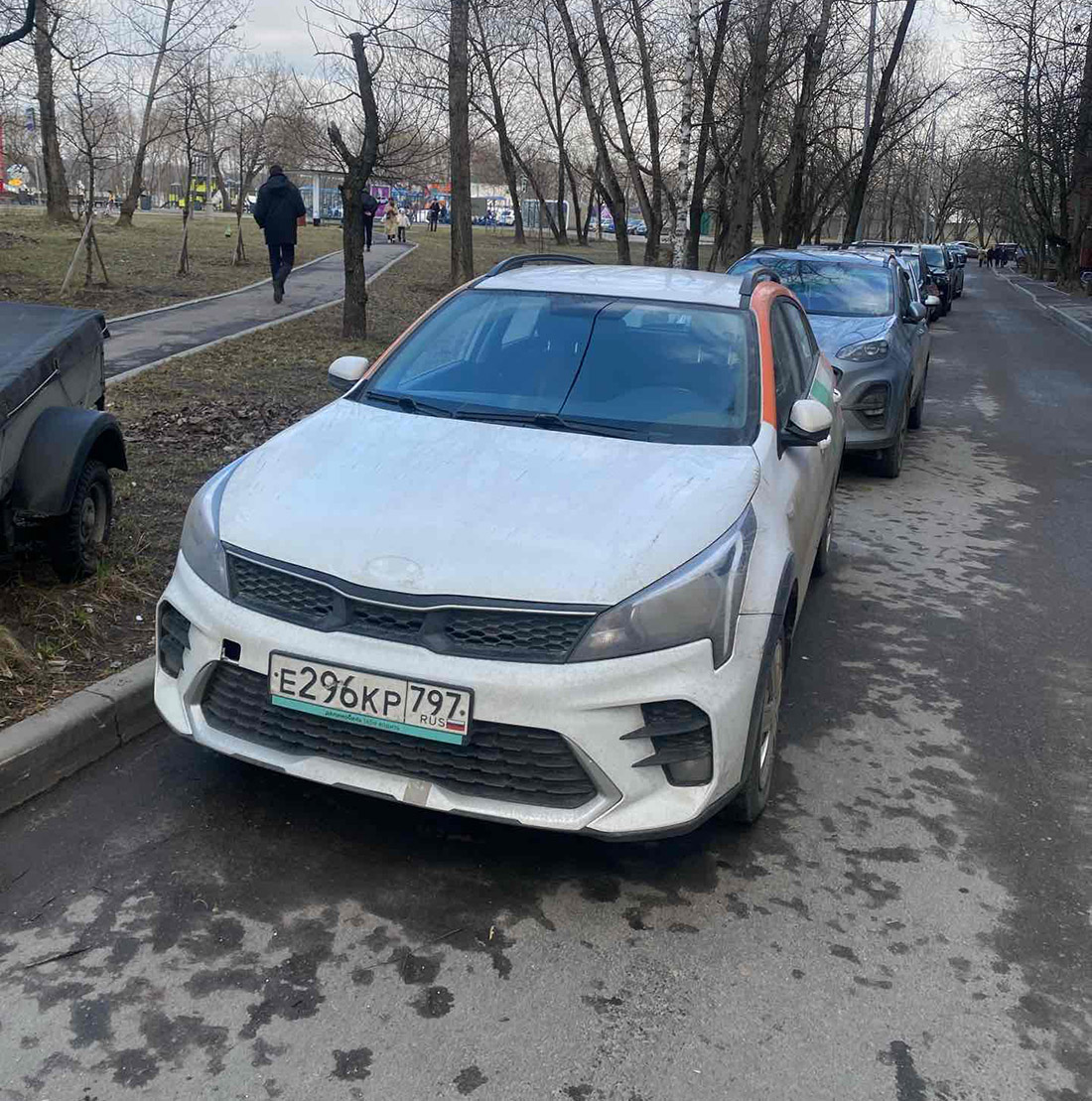 Фотографии из приложений каршеринга